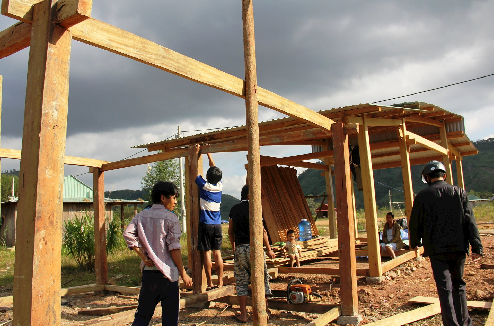 UBND tỉnh yêu cầu thanh kiểm tra, rà soát việc di dời dân vùng sạt lở, trũng thấp, ngập lụt trước đây (ảnh minh họa). Ảnh: P.GIANG