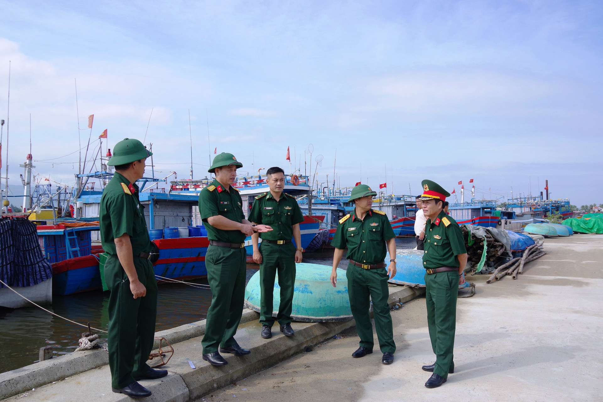 Lực lượng vũ trang tỉnh Quảng Nam sẵn sàng ứng phó với cơn bão số 6 (Trà Mi) 