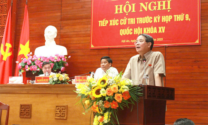 Phó Chủ tịch Quốc hôi Nguyễn Đức Hải tiếp xúc cử tri TP.Hội An