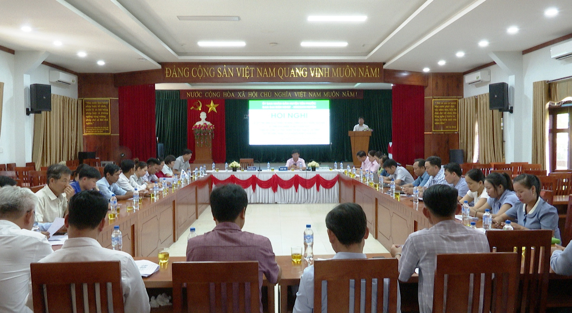 Tiên Phước huy động gần 13 tỷ đồng gửi tiết kiệm chung tay vì người nghèo