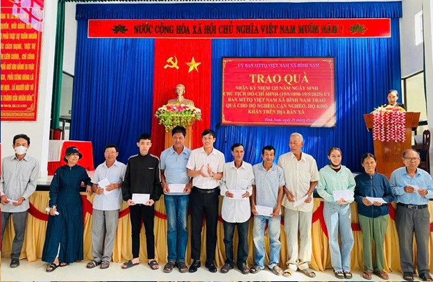 2025_binhnam_traoquanguoingheo_2.jpg