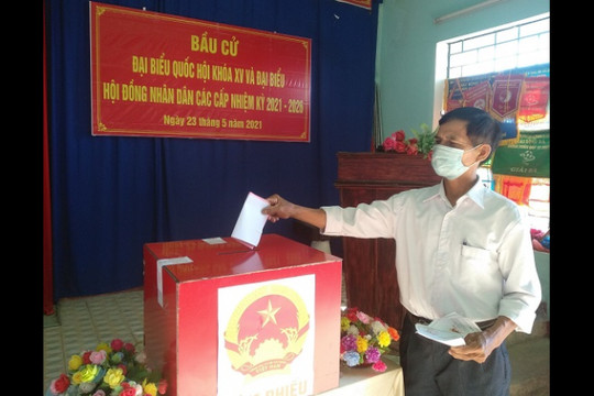 Bình Lãnh có 1 cử tri sốt cao được hướng dẫn bỏ phiếu riêng