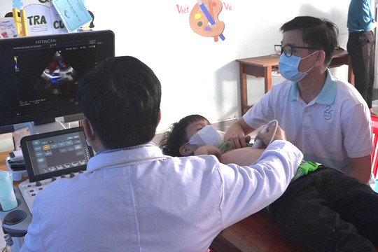 Triển khai chương trình khám sàng lọc miễn phí bệnh tim cho trẻ tại Thăng Bình