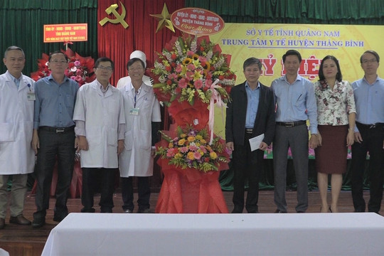 Lãnh đạo huyện Thăng Bình thăm các cơ sở y tế nhân kỷ niệm 68 năm Ngày Thầy thuốc Việt Nam