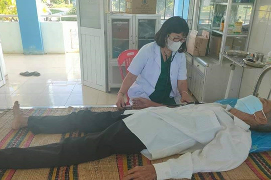 Y tế cơ sở vượt khó chăm lo sức khỏe nhân dân