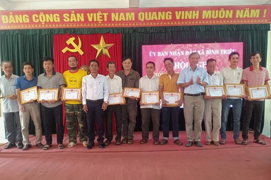 Bình Triều: Khen thưởng cho tập thể, cá nhân trong Lễ hội Bà Chợ Được