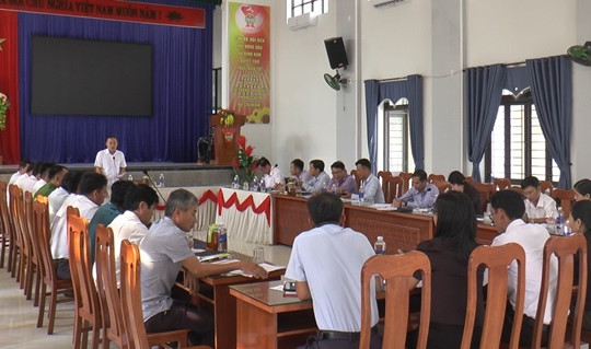 Phó Bí thư Thường trực Huyện ủy Lê Quang Hạt làm việc với xã Bình Nam