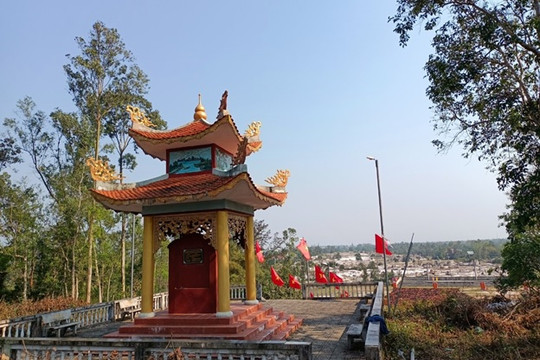 Kiểm tra công tác chuẩn bị tổ chức Lễ công bố Quyết định và đón Bằng di tích cấp tỉnh đối với di tích “Núi Chùa Ngọc Sơn, xã Bình Phục"