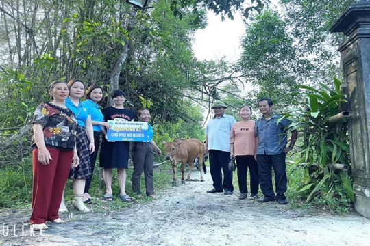 Bình Quý: Trao sinh kế cho hộ nghèo năm 2023