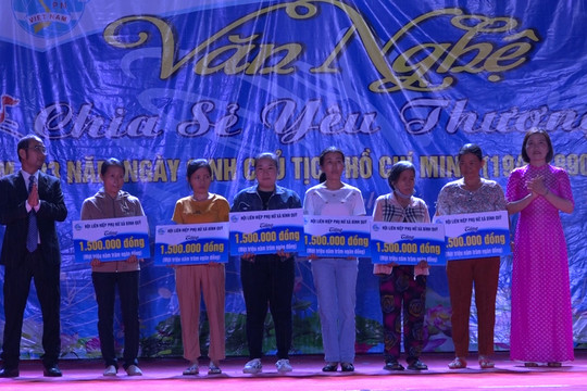 Bình Quý tổ chức đêm văn nghệ “Chia sẻ yêu thương”