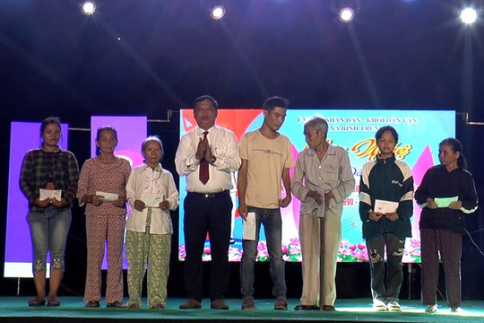 Bình Trung tổ chức đêm văn nghệ với chủ đề “Lời ca dâng Bác”