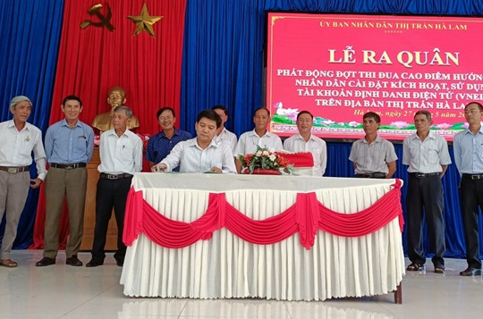 Thăng Bình: Phát động đợt cao điểm hướng dẫn nhân dân cài đặt, kích hoạt sử dụng tài khoản định danh diện tử (VNeID)