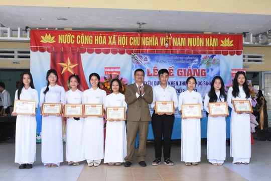 Trường THPT Nguyễn Thái Bình tổ chức Lễ Bế giảng năm học 2022- 2023