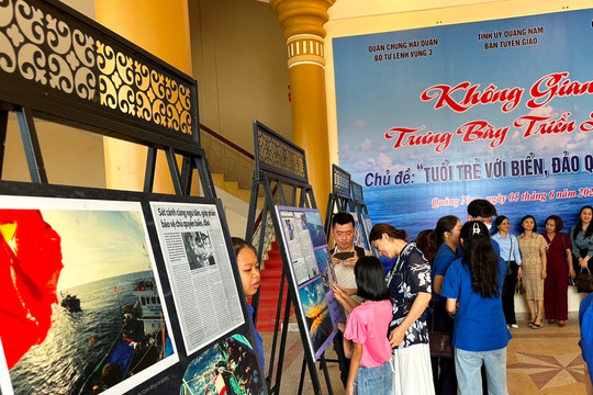 Triển lãm tư liệu, hình ảnh và tuyên truyền biển, đảo quê hương