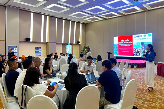 Tập huấn kỹ năng truyền thông quản lý rừng bền vững cho cán bộ và thành viên mạng lưới bảo vệ rừng cộng đồng