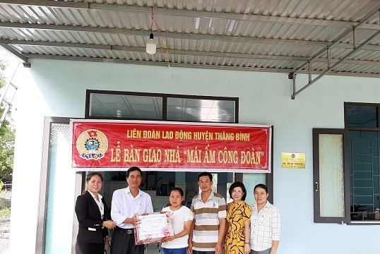 Tiếp tục xây dựng tổ chức công đoàn vững mạnh