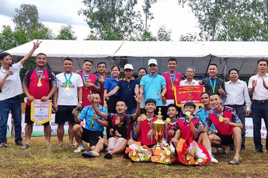 Thôn Nam Bình Sơn vô địch Giải bóng đá Nam xã Bình Lãnh năm 2023