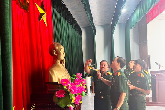 Kiểm tra khánh tiết, bảo đảm tiêu chuẩn đời sống văn hóa, tinh thần theo quy định của Bộ Quốc phòng