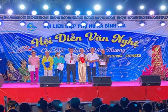 Hội LHPN xã Bình Hải tổ chức đêm văn nghệ nhân ngày Thương binh liệt sỹ 27/7