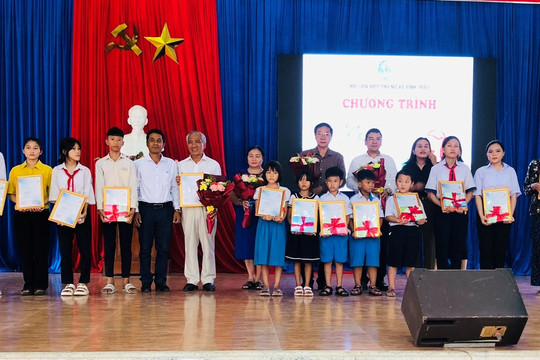 Bình Triều nhận đỡ đầu thêm 13 trẻ mồ côi