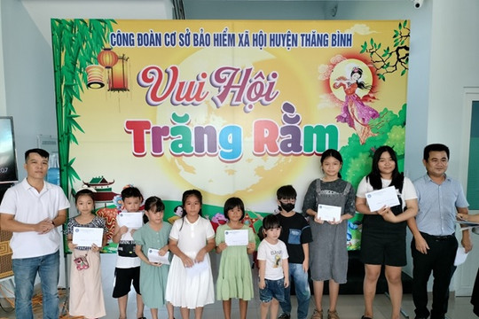 BHXH huyện Thăng Bình tổ chức Tết Trung thu cho các cháu thiếu nhi năm 2023