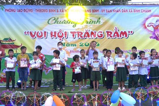 “Đêm hội Trăng rằm” cho trẻ  em Bình Chánh