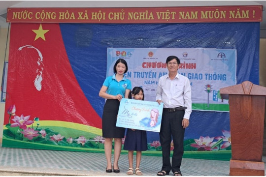 Hội LHPN thị trấn Hà Lam kết nối nhận đỡ đầu trẻ em có hoàn cảnh khó khăn