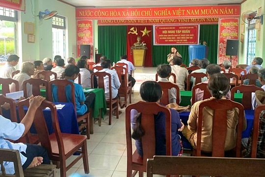 Bình Triều tổ chức tập huấn sản xuất nông nghiệp vụ Đông Xuân 2023 – 2024