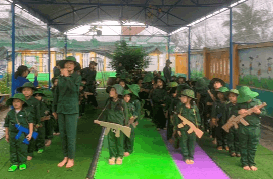 Trường Mẫu giáo Bình Sa tổ chức hoạt động trải nghiệm “Chúng em là chiến sĩ”