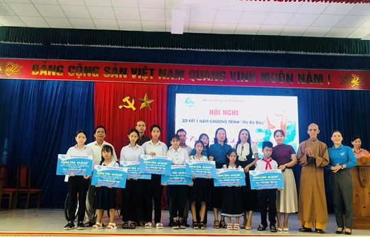 Hội LHPN xã Bình Minh với công tác nhân đạo, từ thiện, nhận đỡ đầu trẻ em có hoàn cảnh đặc biệt khó khăn