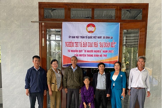 Bàn giao 3 ngôi nhà cho gia đình có hoàn cảnh khó khăn ở Bình Sa và Bình Nam