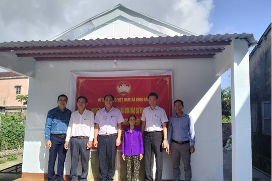 Bình Đào bàn giao nhà Đại đoàn kết