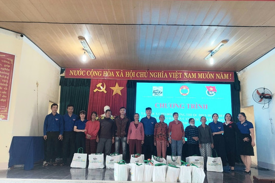 Mặt trận Tổ quốc Việt Nam và Đoàn thanh niên xã Bình An đã kết nối với doanh nghiệp tổ chức chương trình Tết yêu thương