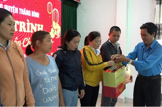 LĐLĐ huyện Thăng Bình tổ chức chương trình “Tết sum vầy - Xuân chia sẻ” năm 2024