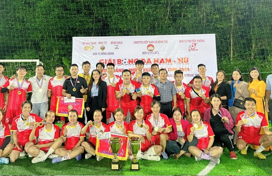 Mặt trận xã Bình Trị tổ chức giải bóng đá nam, nữ  “Mừng Đảng - Mừng Xuân”