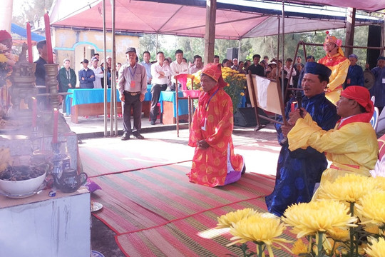 Ngư dân thôn Tân An làm Lễ cầu ngư trước mùa biển mới