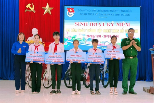 Đoàn xã Bình Dương (Thăng Bình) nhận đỡ đầu 5 em học sinh khó khăn