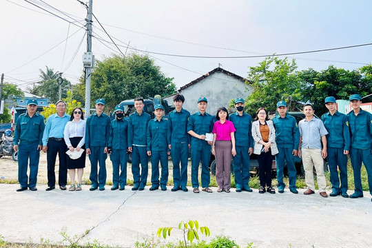 Lãnh đạo xã Bình Nguyên thăm động viên lực lượng dân quân tham gia huấn luyện năm nhất tại thao trường