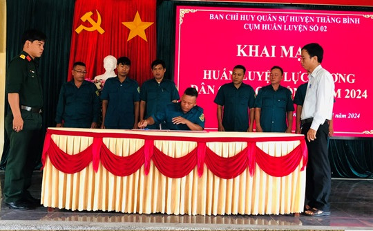 Cụm số 2 khai mạc huấn luyện dân quân cơ động