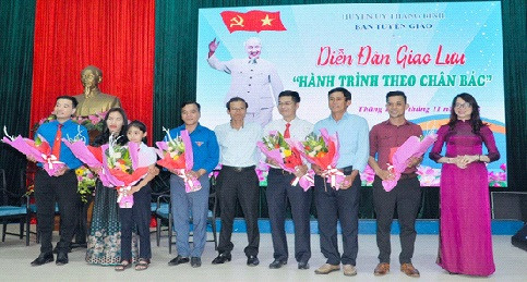 Người Bí thư chi bộ hết lòng vì dân