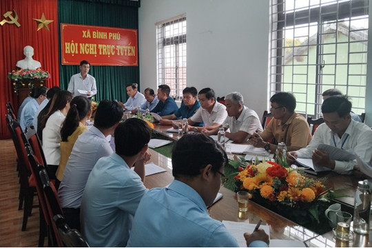 Phó Bí thư Huyện uỷ Nguyễn Đức Bình làm việc với xã Bình Phú