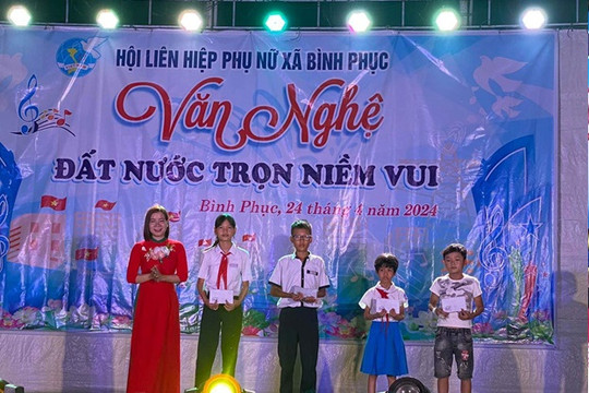 Bình Phục tổ chức văn nghệ chủ đề “Đất nước trọn niềm vui”