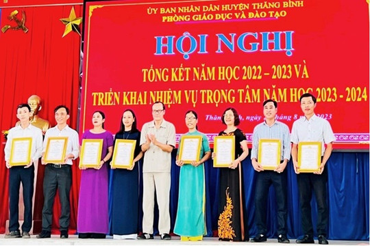 Phát triển phong trào khuyến học