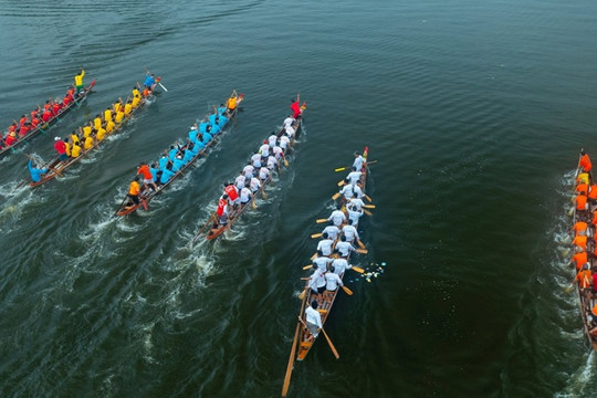 Bình Triều đại diện tham dự Giải Đua thuyền truyền thống Phát thanh-truyền hình tỉnh Quảng Nam năm 2024