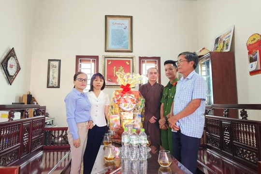 Lãnh đạo xã Bình Nguyên thăm chúc mừng Đại lễ Phật đản Phật lịch 2568 tại Chùa Giác Thanh và Chùa Bảo Châu