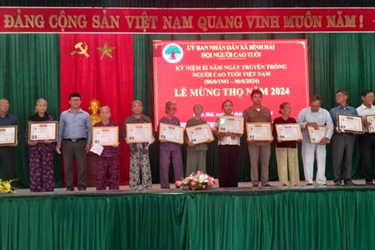 Xã Bình Hải tổ chức chúc thọ, mừng thọ hơn 160 cụ cao tuổi