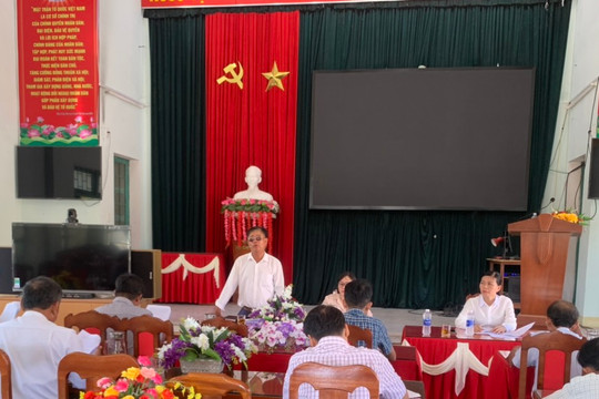 Đoàn kiểm tra số 142 của UBKT Huyện ủy làm việc với Ban chấp hành Đảng ủy xã Bình Giang