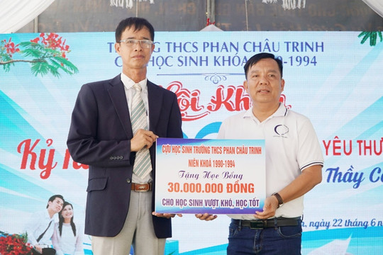 Trường THCS Phan Châu Trinh kỷ niệm 30 năm ngày ra trường và gây quỹ khuyến học
