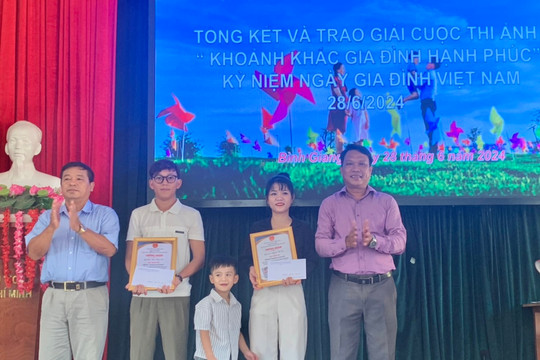 Bình Giang tổ chức tổng kết và trao giải Cuộc thi ảnh “Khoảnh khắc gia đình hạnh phúc” năm 2024