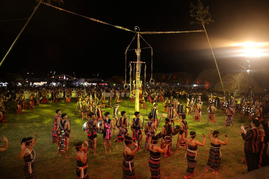 Ngày hội cồng chiêng ở Nam Giang
